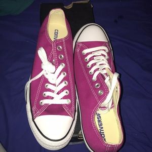 Converse 8.5 men’s 10.5 women’s